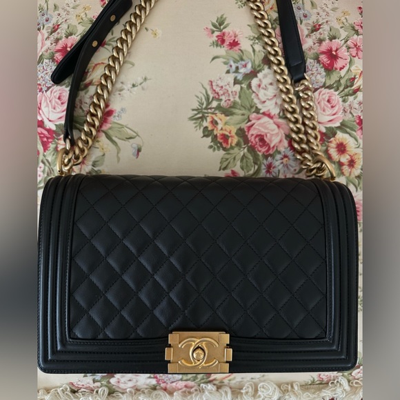 Authentic Chanel Boy. - Picture 3 of 15